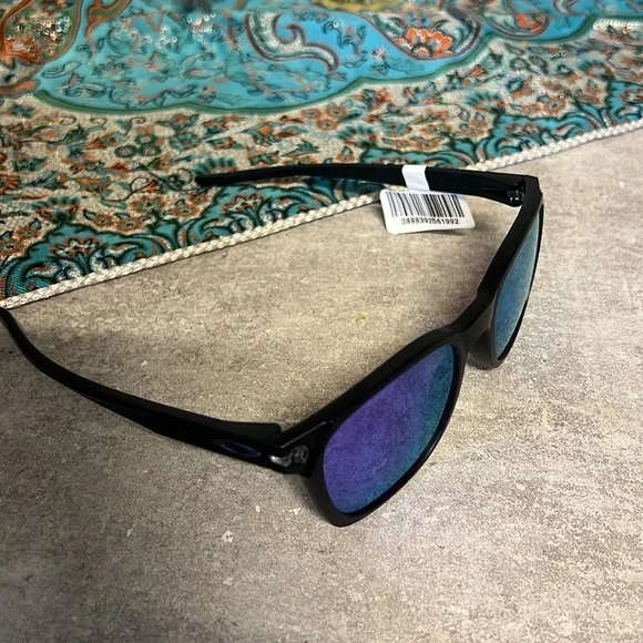 Oakley Objector Sun glasses - Picture 4 of 4